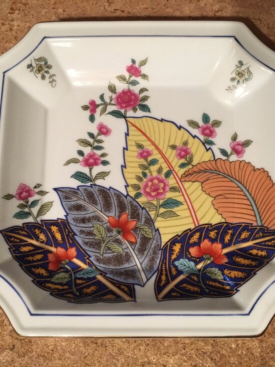 antique tobacco leaf china Vintage Chinese Porcelain Hanging Decorative / Vintage Home Decoration painted in vibrant hues of pink 3 Things You Should Know